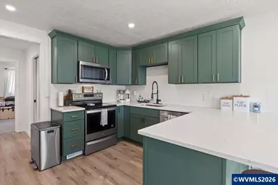 1039 N 4th Av, Stayton, OR 97383 - Photo 11