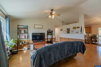 611 Hobson St, Stayton, OR 97383 - Photo 5