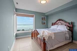 1068 NW 6th Ct, Lincoln City, OR 97367 - Photo 9