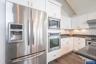 1068 NW 6th Ct, Lincoln City, OR 97367 - Photo 19