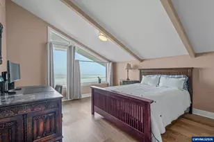 1068 NW 6th Ct, Lincoln City, OR 97367 - Photo 41