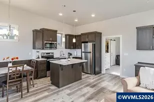 3792 Village Center Dr SE, Salem, OR 97302 - Photo 9