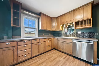 442 SE Ash St, Dallas, OR 97338 - Photo 7