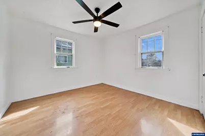 442 SE Ash St, Dallas, OR 97338 - Photo 9