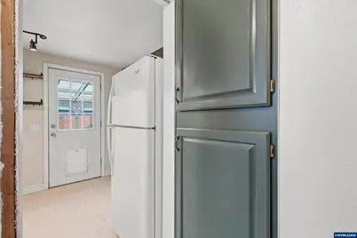 1860 Capitol St SE, Salem, OR 97302 - Photo 17