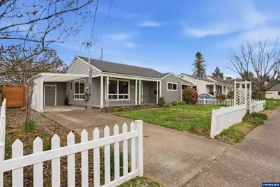 1860 Capitol St SE, Salem, OR 97302 - Photo 3