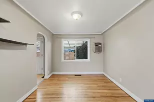 1860 Capitol St SE, Salem, OR 97302 - Photo 11