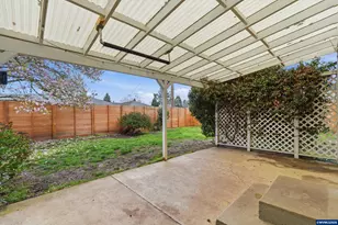 1860 Capitol St SE, Salem, OR 97302 - Photo 25