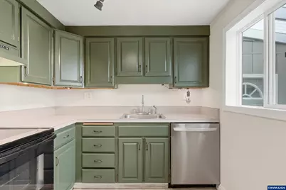 1860 Capitol St SE, Salem, OR 97302 - Photo 15