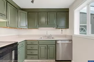 1860 Capitol St SE, Salem, OR 97302 - Photo 15