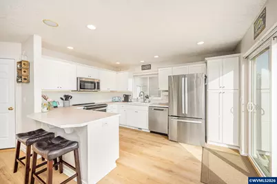 521 Carla Ct SE, Salem, OR 97302 - Photo 9