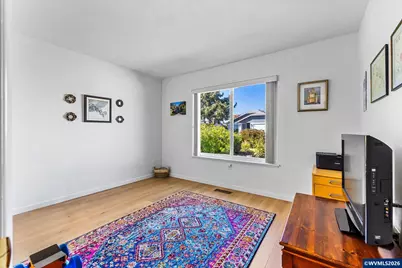 3318 Oakcrest Dr NW, Salem, OR 97304 - Photo 17