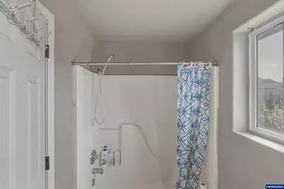 1298 Kees St, Lebanon, OR 97355 - Photo 29