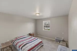 1298 Kees St, Lebanon, OR 97355 - Photo 25