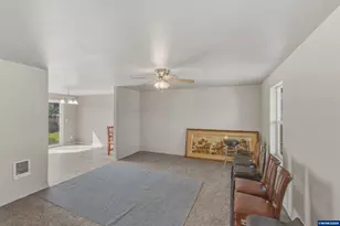 1298 Kees St, Lebanon, OR 97355 - Photo 33