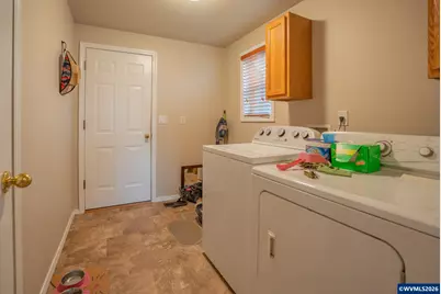 479 S 5th St, Jefferson, OR 97352 - Photo 25
