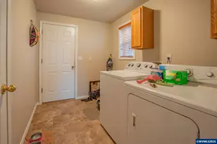 479 S 5th St, Jefferson, OR 97352 - Photo 25