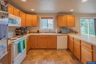 479 S 5th St, Jefferson, OR 97352 - Photo 3