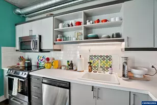 411 NW Flanders St St, Portland, OR 97209 - Photo 17