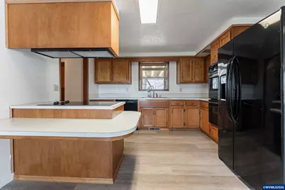 38255 Robinson Dr, Scio, OR 97374 - Photo 11