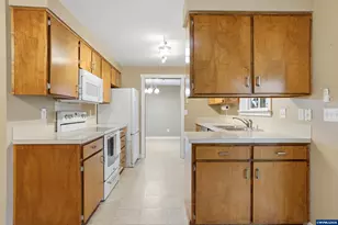 1967 Astor Way, Woodburn, OR 97071 - Photo 19