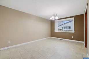 1967 Astor Way, Woodburn, OR 97071 - Photo 15