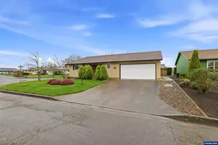 1967 Astor Way, Woodburn, OR 97071 - Photo 5