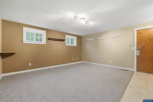 1967 Astor Way, Woodburn, OR 97071 - Photo 23