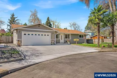 180 Woodcrest Ct, Woodburn, OR 97071 - Photo 1