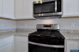 1175 Parkside Ave, Woodburn, OR 97071 - Photo 7