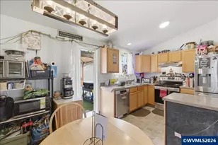 1066 Kees St, Lebanon, OR 97355 - Photo 9