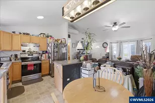 1066 Kees St, Lebanon, OR 97355 - Photo 11