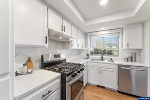 955 Wildflower St NE, Salem, OR 97301 - Photo 9