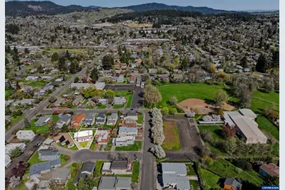 1470-1472 NW 20th Pl, Corvallis, OR 97330 - Photo 25