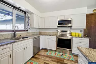 784 Dalke East St, Monmouth, OR 97361 - Photo 9