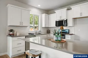 213 NW Royal Av, Dallas, OR 97338 - Photo 21