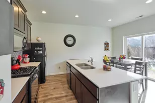 1986 NW 23rd St, McMinnville, OR 97128 - Photo 5