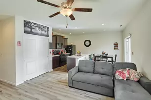 1986 NW 23rd St, McMinnville, OR 97128 - Photo 3