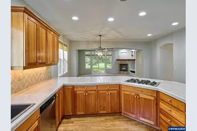 693 Fairwood, Woodburn, OR 97071 - Photo 9