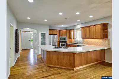 693 Fairwood, Woodburn, OR 97071 - Photo 5