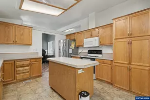 3452 Lake Vanessa Cir NW, Salem, OR 97304 - Photo 19