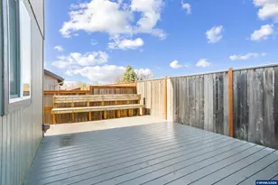 4680 Glacier Mdws Lp, Springfield, OR 97478 - Photo 5