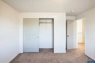 4680 Glacier Mdws Lp, Springfield, OR 97478 - Photo 37