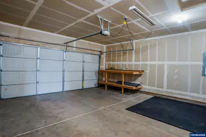 4680 Glacier Meadows Lp, Springfield, OR 97478 - Photo 33