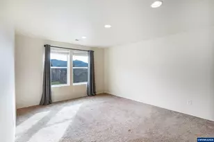 4680 Glacier Mdws Lp, Springfield, OR 97478 - Photo 45