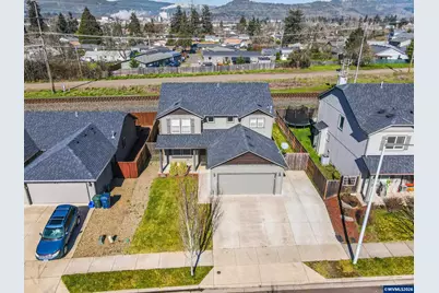 4680 Glacier Meadows Lp, Springfield, OR 97478 - Photo 13