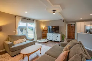 2147 Steelhead Ct, Lebanon, OR 97355 - Photo 13