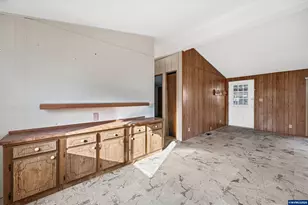 450 SE Lacreole Dr, Dallas, OR 97338 - Photo 9