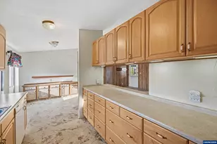 450 SE Lacreole Dr, Dallas, OR 97338 - Photo 15