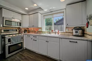 692 Fanny Ct NE, Salem, OR 97301 - Photo 21